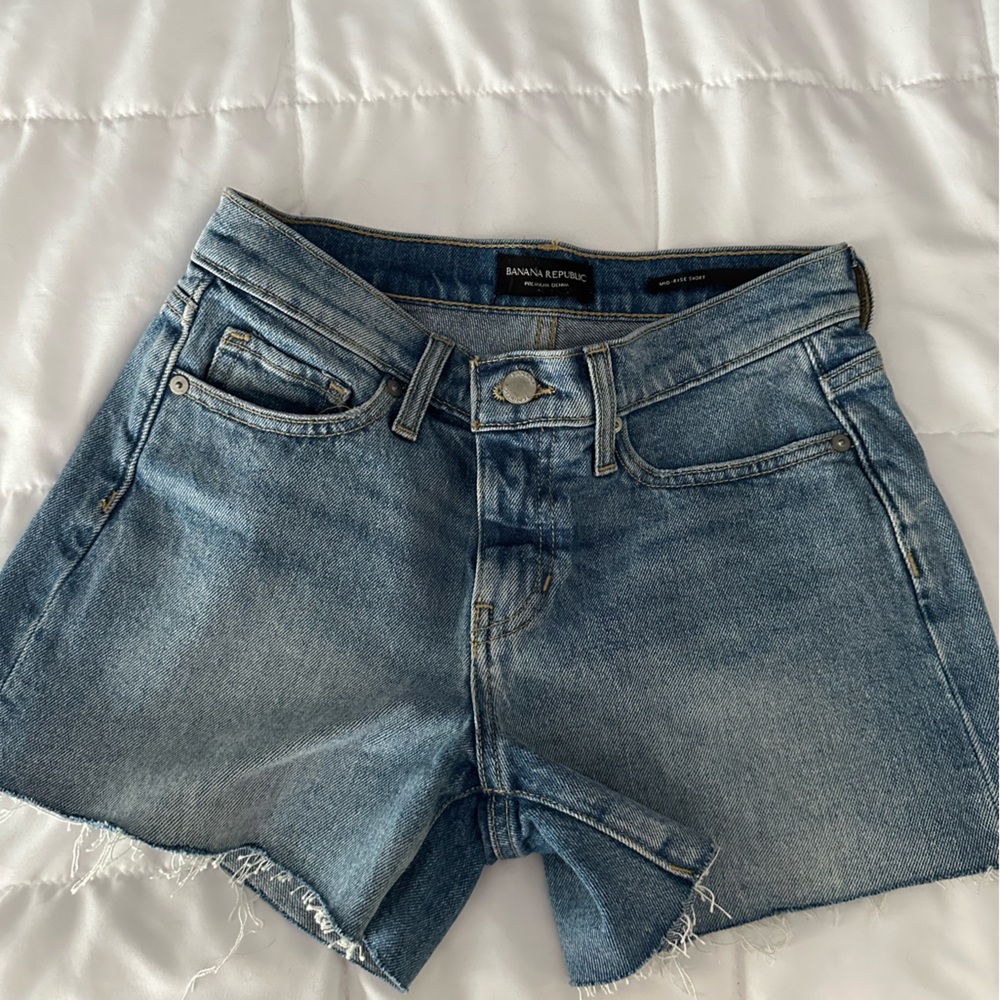 Banana Republic size 25 Jean Shorts